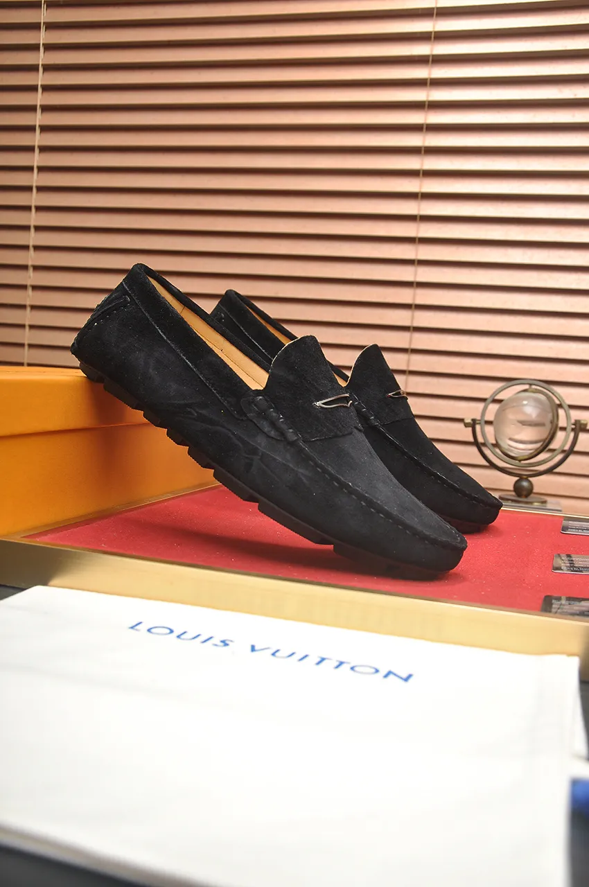 Men's men's shoes 💰420💶 [LV Doudou shoes] (water-dyed cowhide lining) new model is on the market, available on the official website. The new Doudou shoes are processed into single-color materials, and the uppers are made of imported horsehide leather. The body of the shoe is fully hemmed with mark thread, and is lined with imported original cowhide leather. The elegant shoe shape is super suitable for all-matching, and the size is 38-44.